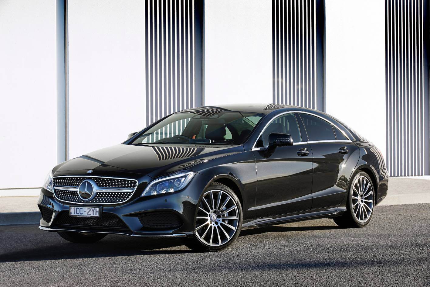 2015-Mercedes-Benz-CLS-500-Coupe- 03
