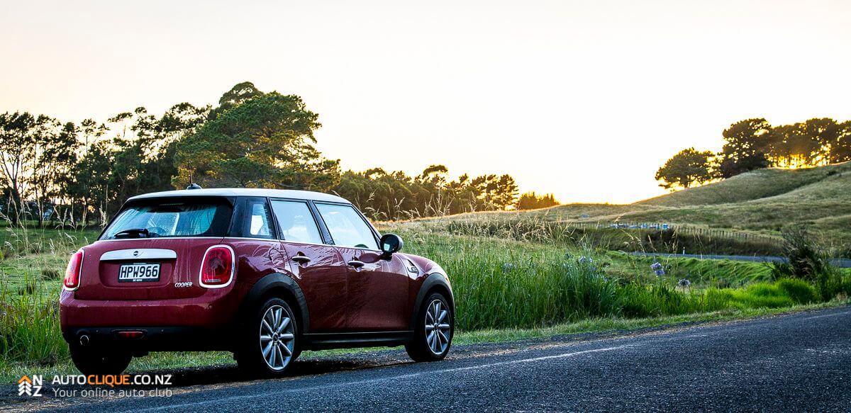 2015-Mini-5-Door-Hatch-Road-Tested-Review-34