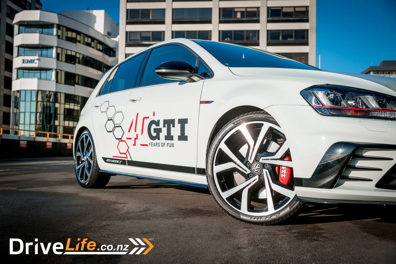car-review-volkswagen-golf-gti-40th-edition-16
