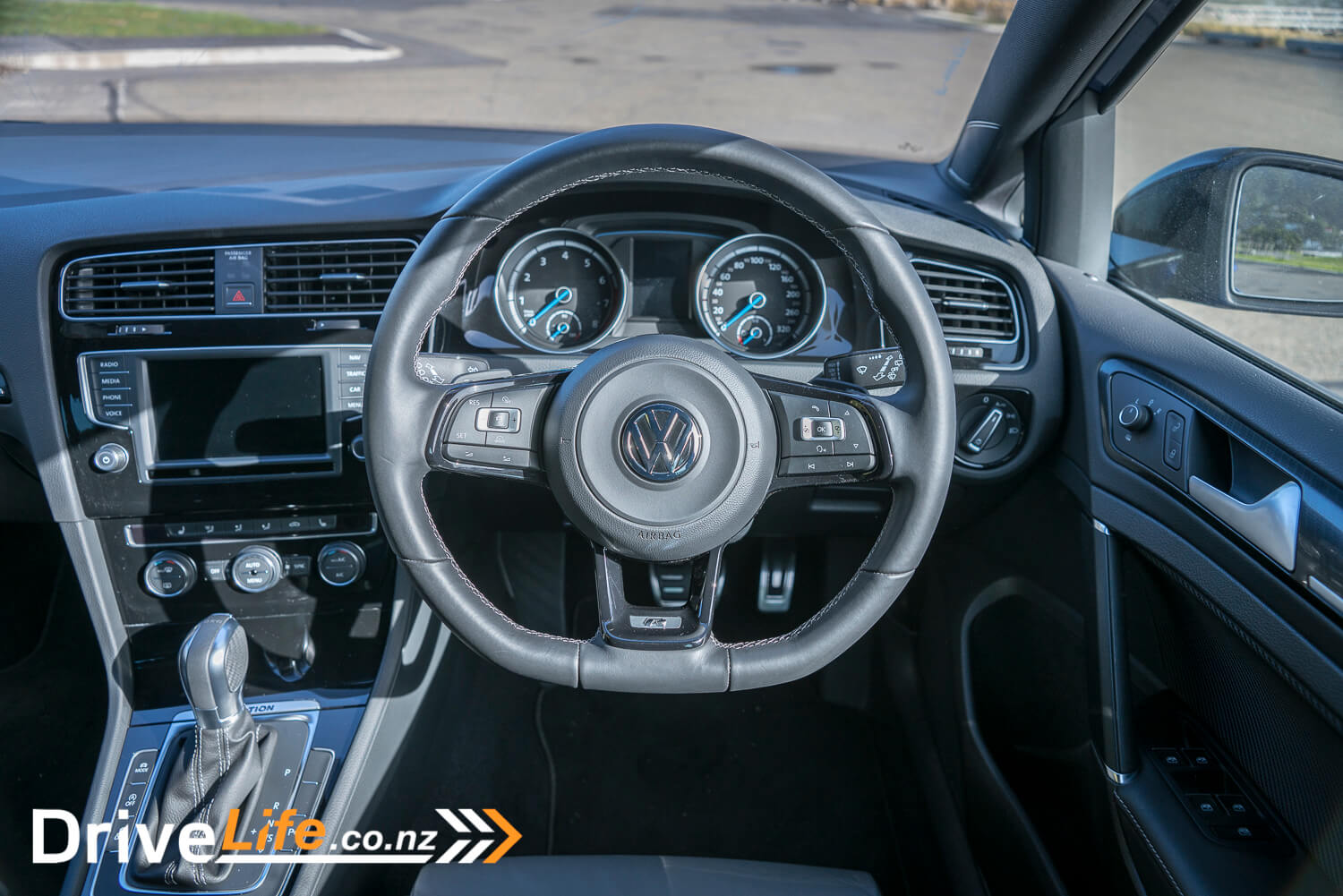 Car-Review-Volkswagen-VW-Golf-R-Wagon-Wolfsburg-Edition-12