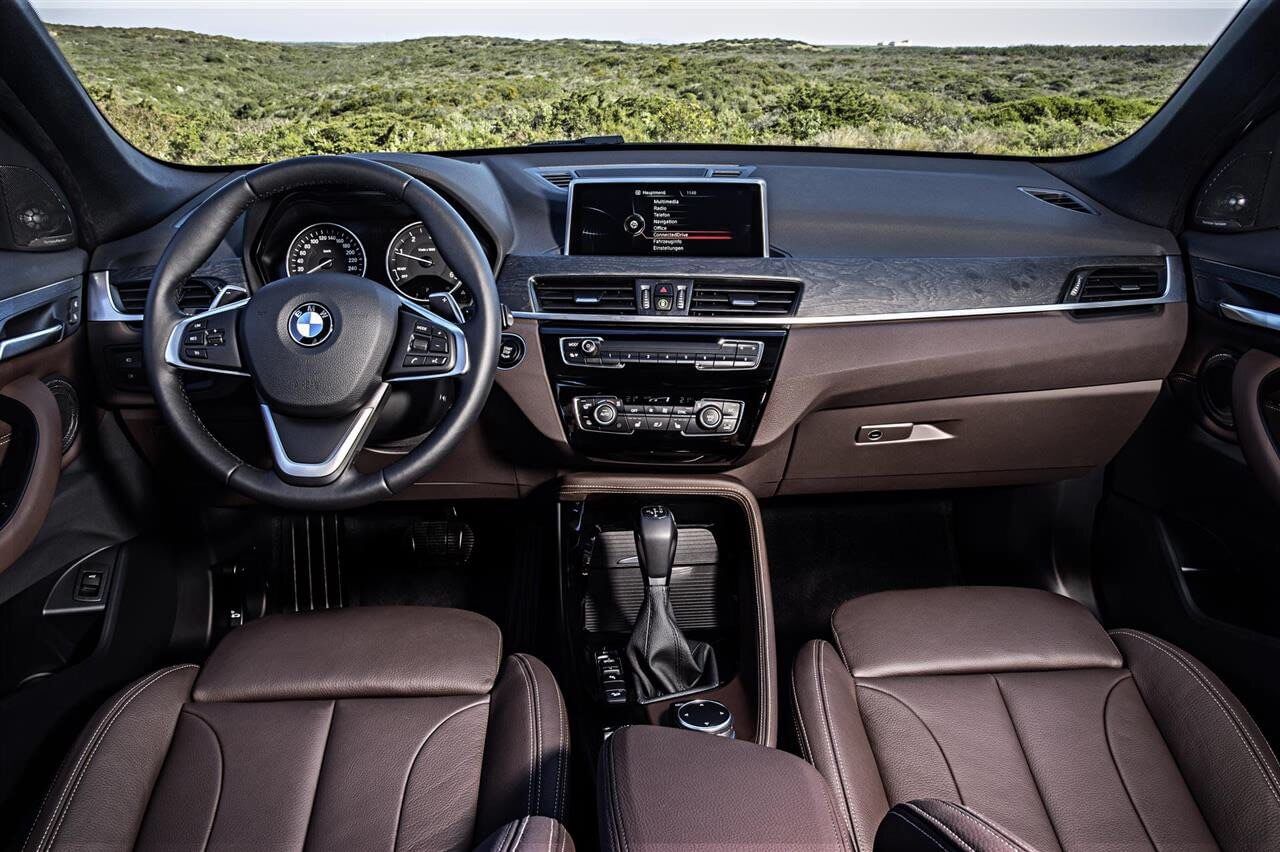 2016-BMW-X1-Interior-Fromt