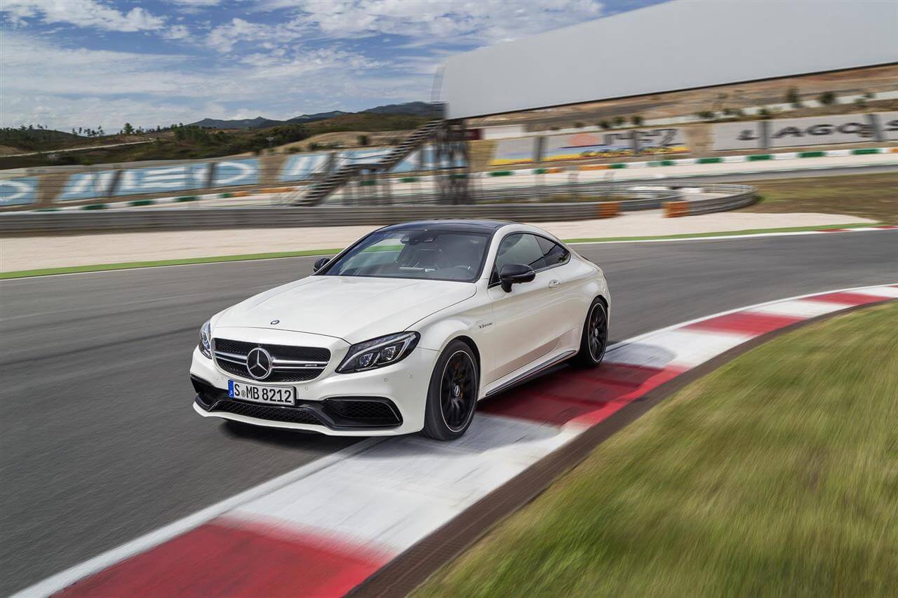 2015-Mercedes-Benz-C63-AMG-Coupe-2
