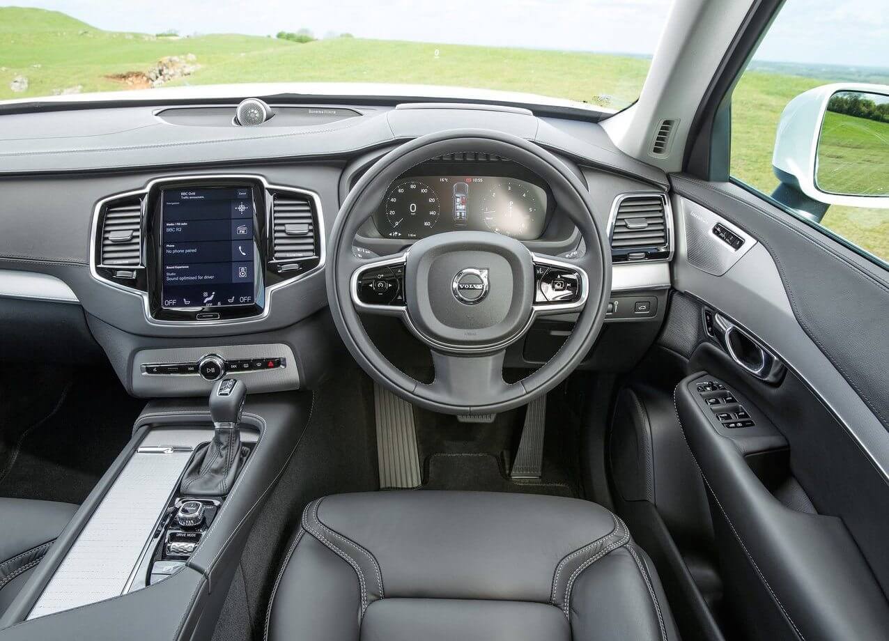 2015-Volvo-XC90-5
