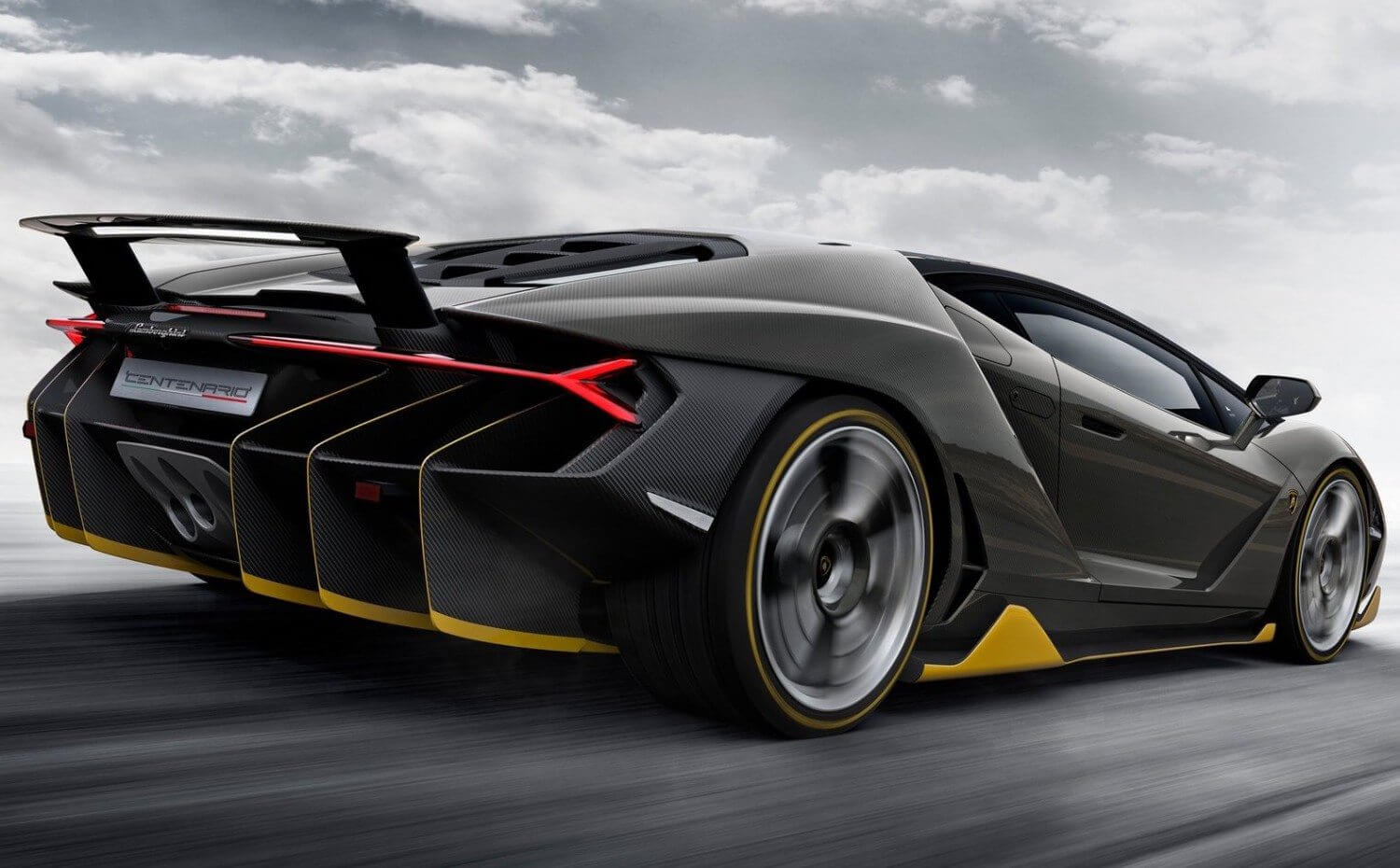 2016-Geneva-Lamborghini-Centario-2