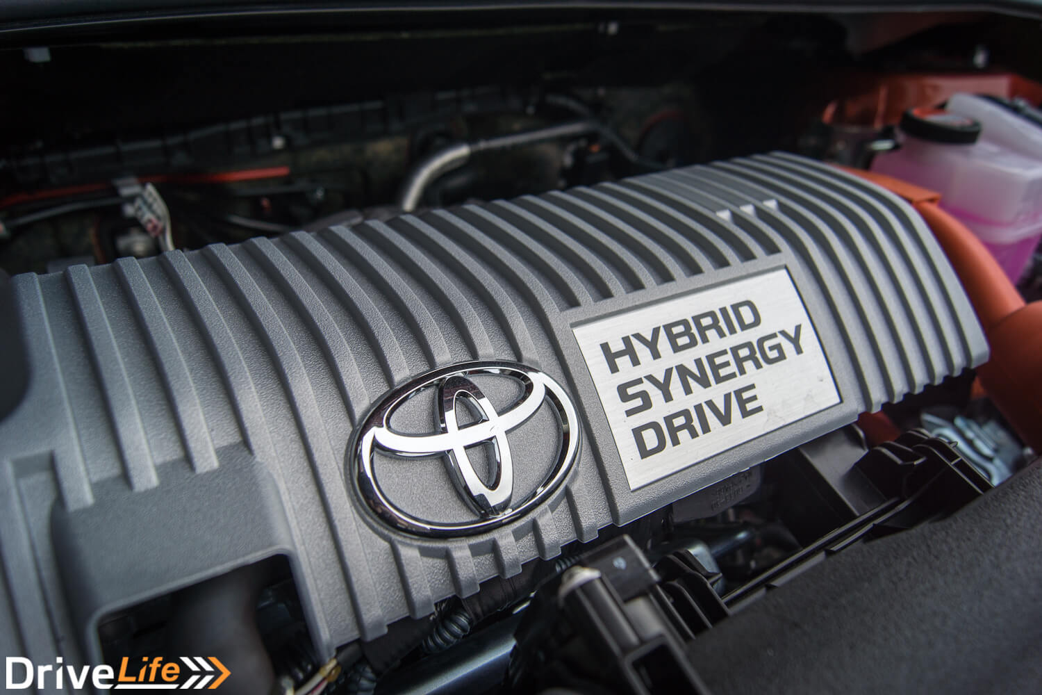 Car-Review-2016-Toyota-Corolla-Hatch-Hybrid-9