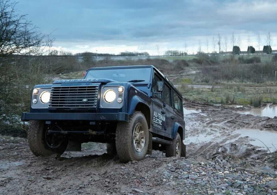 Land_Rover-Defender_Electric_Concept_2013_02