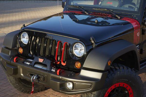 Jeep-Wrangler-Level-Red-Concept-front-grille