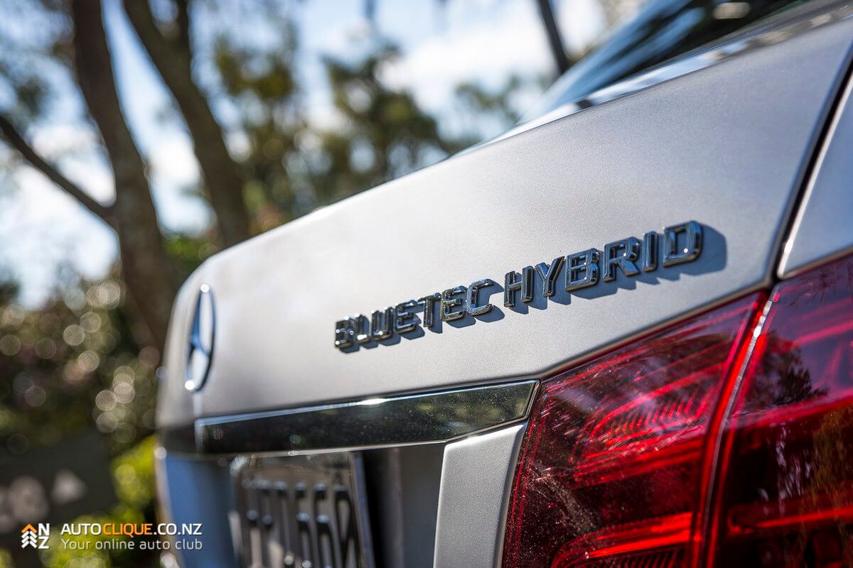 Mercedes-Benz-E300-BlueTEC-HYBRID-4