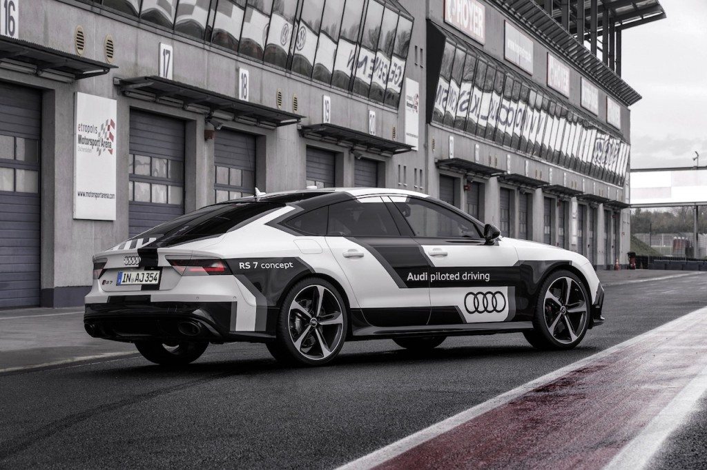 auto piloted audi rs7