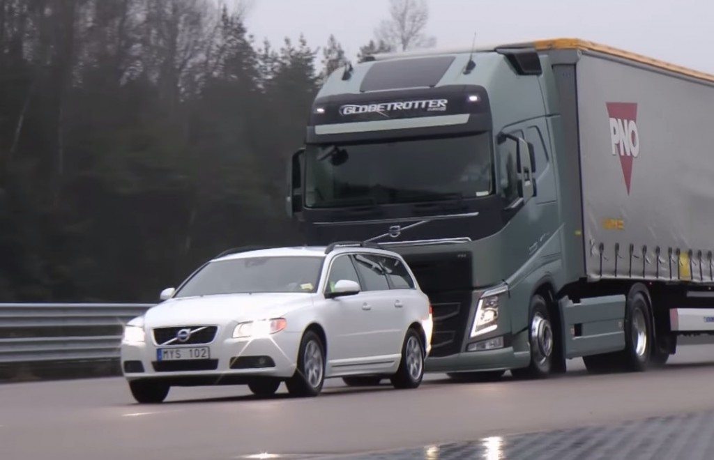Volvo-Trucks-Emergency-braking-system
